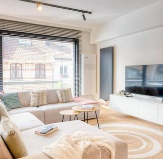 Heist Apartment | Spacious 2-BR Apartment Just 30m from The Beach