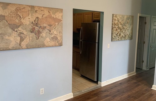 South Green Condo | Spacious 2 BR condo unit w/9' Ceilings, Located-2min from Downtown Hartford!