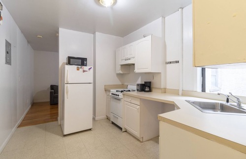 Upper East Side Apartment | Spacious 2 BR on Upper East Side