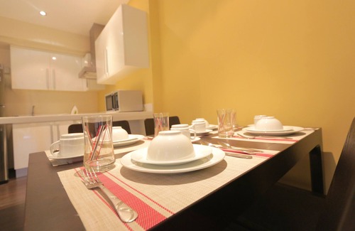 Downtown Apartment | Spacious 2-BR Unit @ Knightsbridge 2110