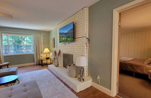 Gold Hill House | Spacious 2 home property on the rogue river! Sleeps 14 w/Swim Spa