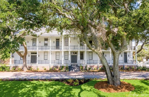 Tybee Island Condo | Spacious 2 King Bedroom Condo with Pool