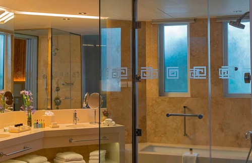 Pisco Hotel | Spacious 2 Queen Garden Room in Paracas with 2 Outdoor Pools & Free Parking