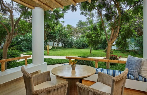 Pisco Hotel | Spacious 2 Queen Garden Room in Paracas with 2 Outdoor Pools & Free Parking
