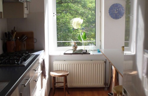 Eastern Docklands Apartment | Spacious 2 room apartment on the water in the center of Amsterdam.