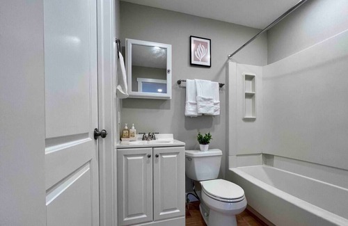 Downtown Wilmington Apartment | Spacious 2 Story 2 Bedroom in Wilmington!