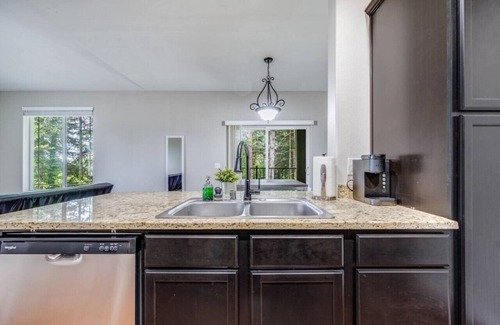 South Westside Apartment | Spacious 2BD/2BA Apartment in Prime Olympia Locati