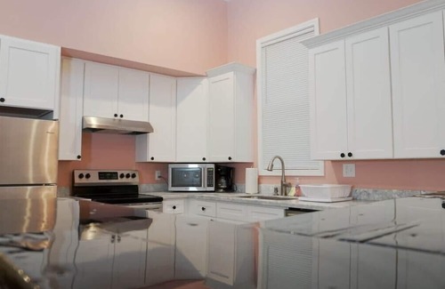 Saint Roch House | Spacious 2bd/2ba w/parking, 5 min drive to Quarter