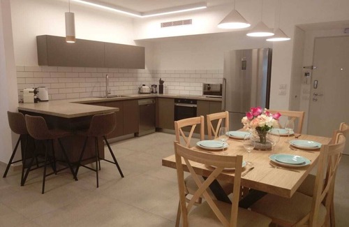 Jerusalem City Centre Apartment | Spacious 2bdrs, Fully Furnished, In heart of Jerusalem.