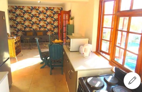 Northcliff Cottage | Spacious 2bed flat