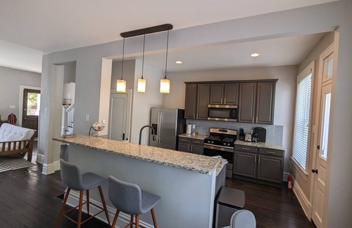 Tower Grove East House | Spacious 2Bed House- Monthly Traveler's Welcome!