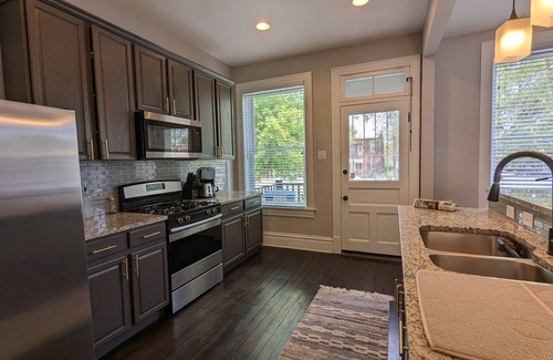 Tower Grove East House | Spacious 2Bed House- Monthly Traveler's Welcome!