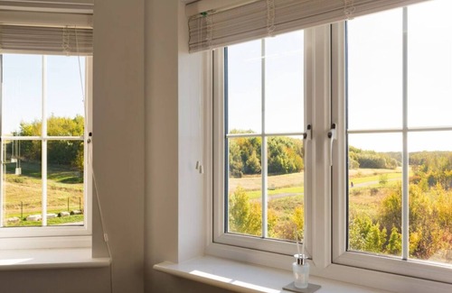 Kirk Sandall Apartment | Spacious 2Bedroom 2Bathroom Apartment.Scenic Views
