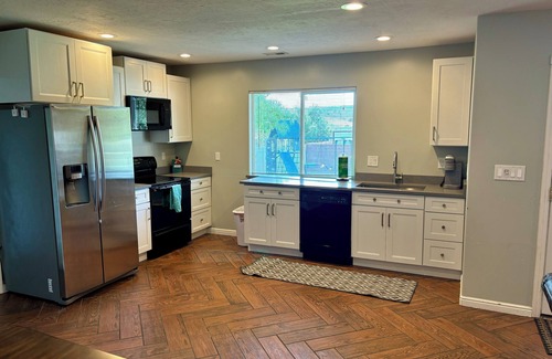 Toquerville Apartment | Spacious 2bedroom apartment in Charming Toquerville with AC, WiFi, Full kitchen