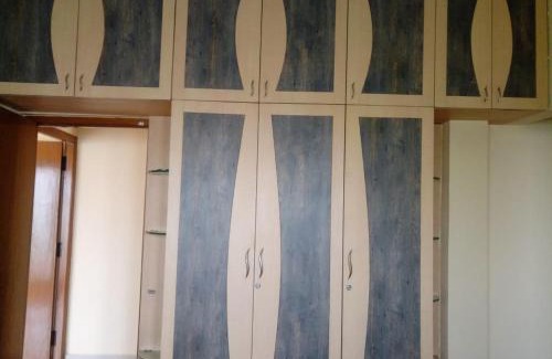 Velachery Apartment | Spacious 2BHK in Velachery, with aircons, equipped kitchen, car park, WiFi and other utilities