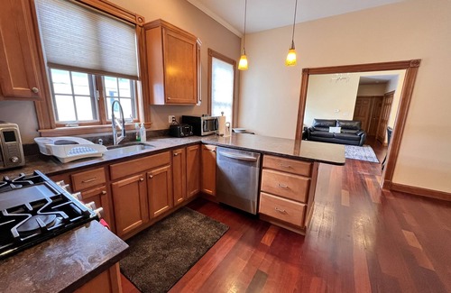 Inman Square House | Spacious 2BR 2BA Condo & 2x Parking, Minutes from Central Sq, MIT, Harvard.