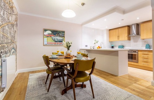 Bryanston and Dorset Square Apartment | Spacious 2BR 2BA House by Madame Tussauds