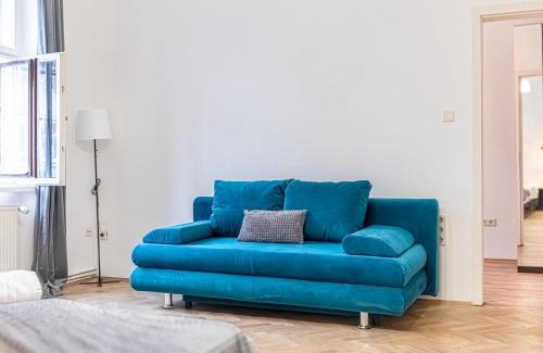 Neulerchenfeld Apartment | Spacious 2BR Apt -Near Wiener Stadthalle BurggasseWiener Well Located