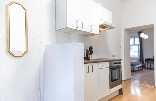 Neulerchenfeld Apartment | Spacious 2BR Apt. @ Wiener Stadthalle/Well Located