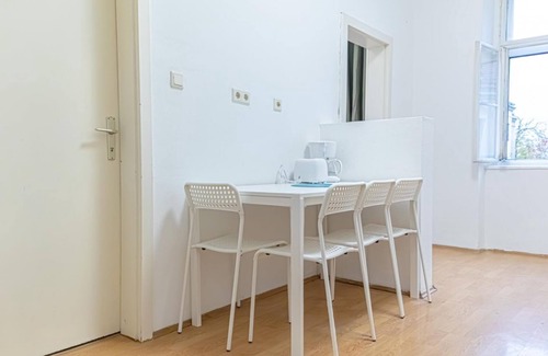 Neulerchenfeld Apartment | Spacious 2BR Apt. @ Wiener Stadthalle/Well Located