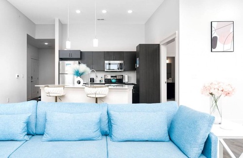 Indianapolis Apartment | Spacious 2BR Broadripple Village