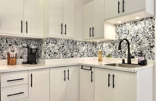 Quartier 5-4 Apartment | Spacious 2BR - Emerald SuiteHot Tub + Free Parking