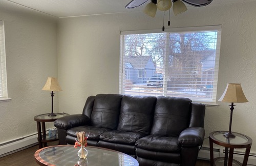 College View House | Spacious 2BR Home - 15 mins to Downtown & Red Rocks!
