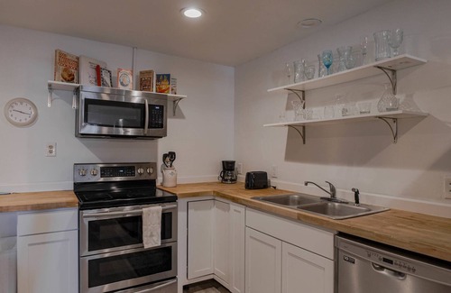 Spanish Fork House | Spacious 2BR Home with Mountain View and Piano!