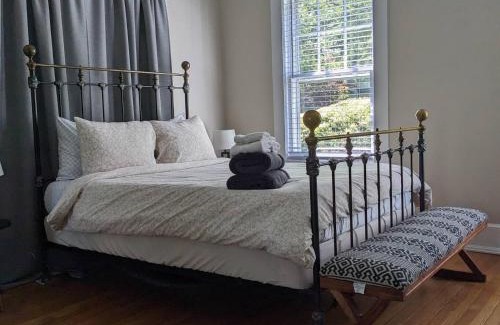 Durham Apartment | Spacious 2br In Grand Old Home, Downtown Durham