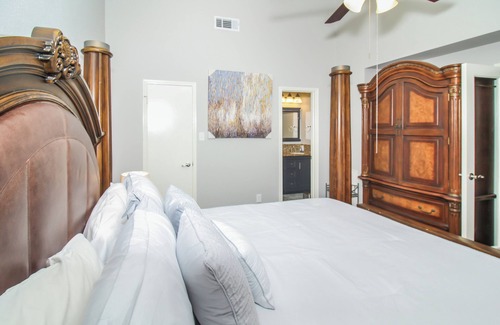 April Sound Condo | Spacious 2BR King Bed Condo in April Sound