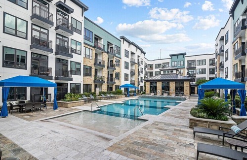 Astrodome Apartment | Spacious 2BR @ Med Center MD Anderson Gated Walking Distance to 2BR Pool & Gym