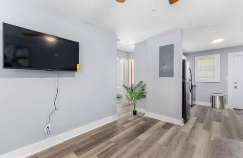 Columbus Apartment | Spacious 2BR | Prime Location