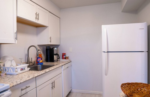 SeaTac Condo | Spacious 2BR SeaTac Condominium