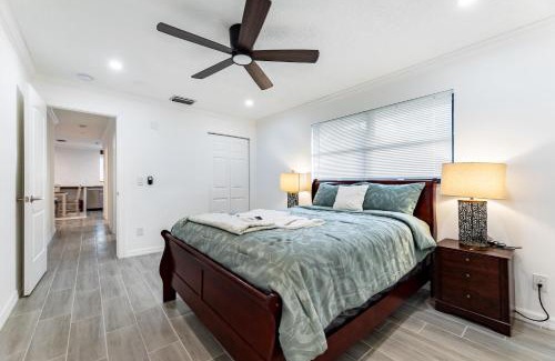 Stuart Apartment | Spacious 2BR Townhouse Near The Beach with Parking