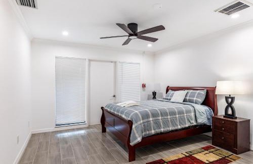 Stuart Apartment | Spacious 2BR Townhouse Near The Beach with Parking
