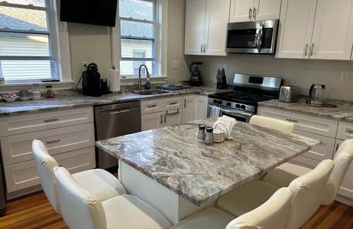 Wellington Hill Apartment | Spacious 2nd fl 4 bedroom 2 bath apartment