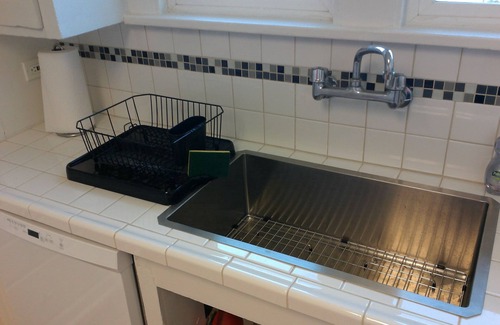 Greenside Park Apartment | Spacious 2nd Story Flat. Middle of Town