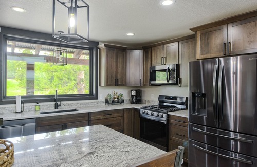 Lead Cabin | Spacious 3,000 Sq. Ft. Lodge W/Hot Tub, Walking Distance to Clubhouse Pool!