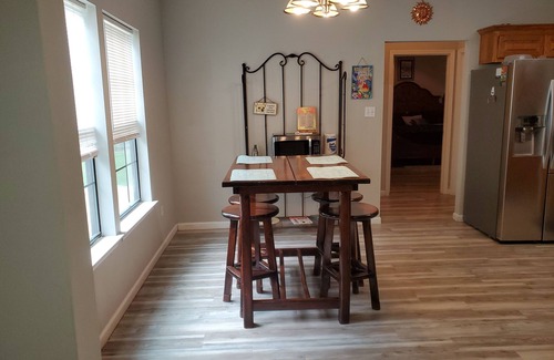 Wakefield House | Spacious 3 Bedroom Home 1 Acre Unlimited Fast wifi