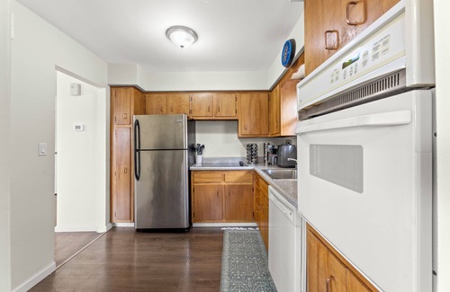 Constable Hook Apartment | Spacious 3 BDR | Near NYC, Cruise Port, Statue of Liberty | Free Parking