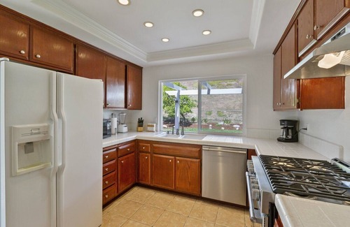 Camarillo House | Spacious 3 bdrm beauty, jacuzzi, stunning backyard!