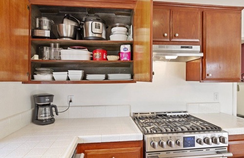 Camarillo House | Spacious 3 bdrm beauty, jacuzzi, stunning backyard!