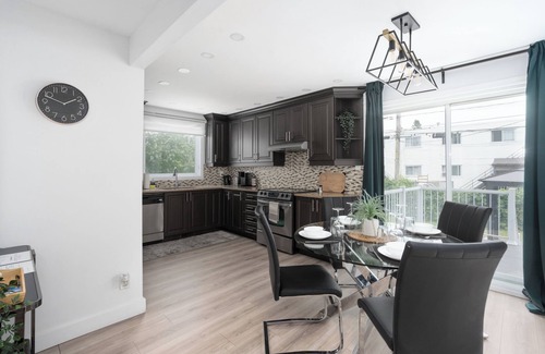 Laval Apartment | Spacious 3 BDRM Duplex in Laval with WiFi & Free Parking