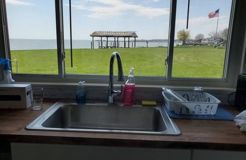 Harrison Township Apartment | Spacious 3-bedroom apartment in wonderful Harrison Twp on Lake St Clair Michigan