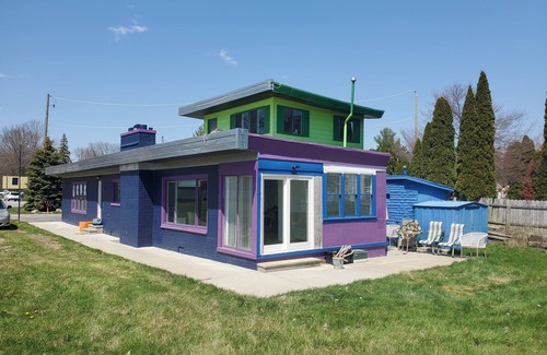 Harrison Township Apartment | Spacious 3-bedroom apartment in wonderful Harrison Twp on Lake St Clair Michigan