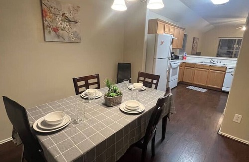College Park House | Spacious 3 Bed/2Bath House in Conroe