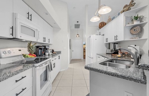 Crown Pointe House | Spacious 3 Bed 3 Bath Pool Home in Naples!