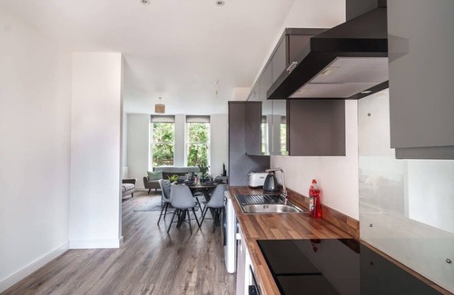 Crosby Apartment | Spacious 3 Bed Apartment in Waterloo, Liverpool