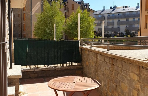 Jaca Apartment | Spacious 3-Bed Apartment with Garage & Pool in Jaca, Sleeps 6