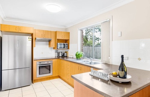 Sunnybank Hills House | Spacious 3-bed Retreat 1min to Mall @SunnybankHill